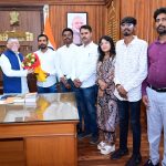 झारखंड में शैक्षणिक अनियमितताओं को लेकर युवा आजसू ने राज्यपाल से की मुलाकात