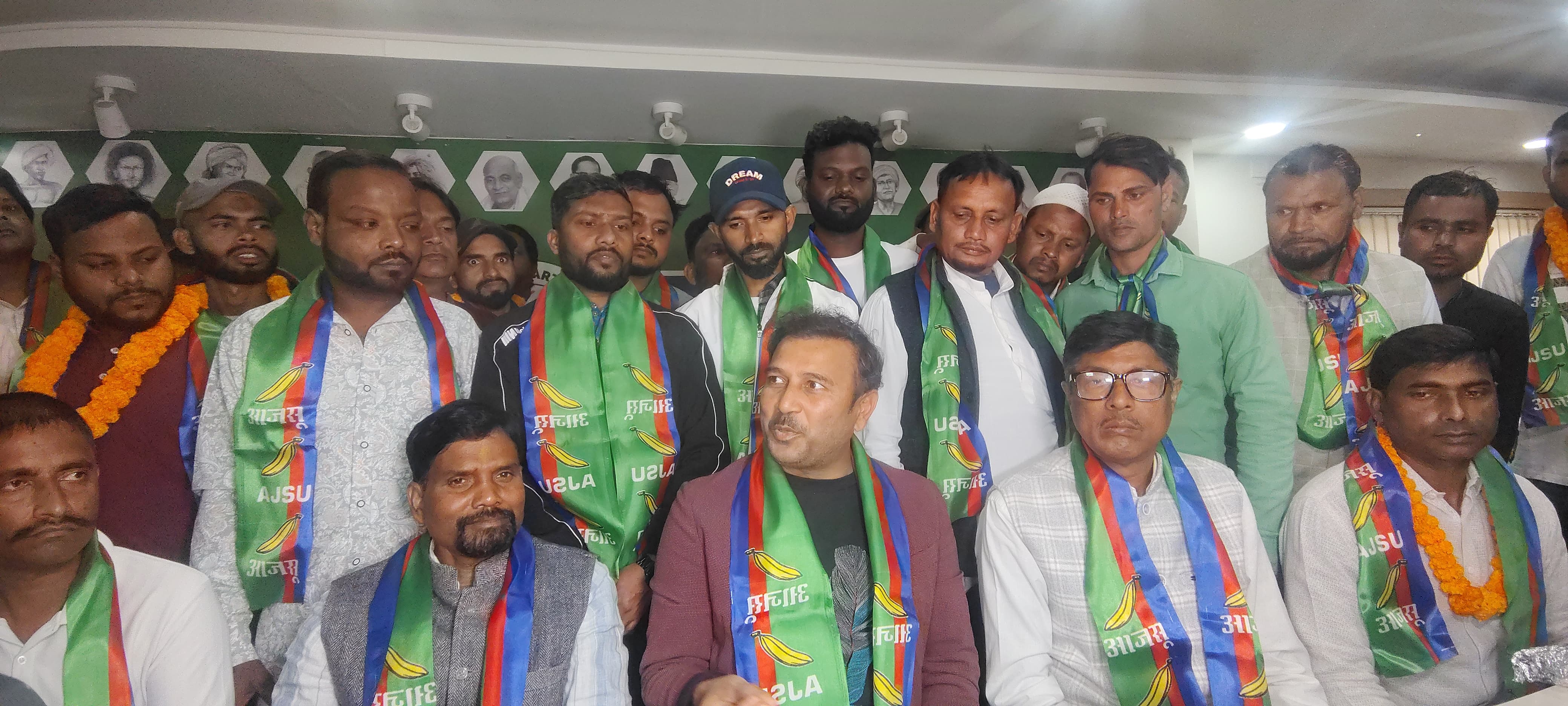 जनता के साथ छल कर रही है राज्य सरकार : सुदेश महतो