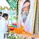 मुख्यमंत्री ने दिवंगत दिशोम गुरु शिबू सोरेन जी की प्रथम पुण्यतिथि पर अर्पित की भावभीनी श्रद्धांजलि