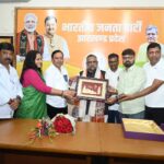 राष्ट्रीय मंत्री बनने के बाद पहली बार भाजपा प्रदेश कार्यालय पहुंचे प्रदीप वर्मा, किया गया स्वागत