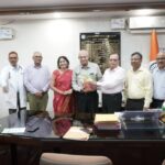 रिम्स मेडिसिन विभागाध्यक्ष प्रो. डॉ. डी.के. झा सेवानिवृत्त, भावभीनी विदाई